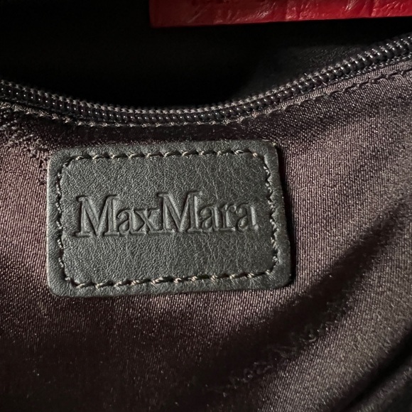 Max Mara Embossed Red Leather Bucket Bag - Picture 8 of 13
